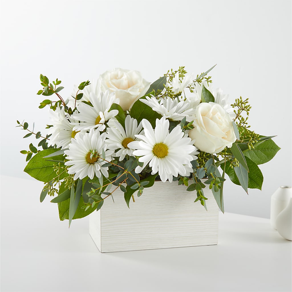 Fresh Linen Box Bouquet – ANDREA'S FLOWERS ORLANDO, Orlando FL