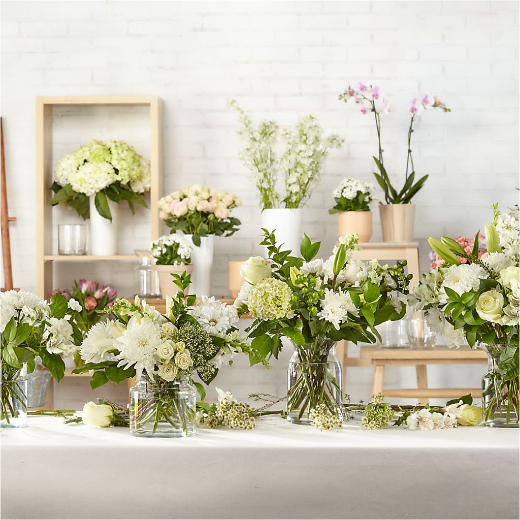 Classic Ivory – A Florist Original – ANDREA'S FLOWERS ORLANDO, Orlando FL